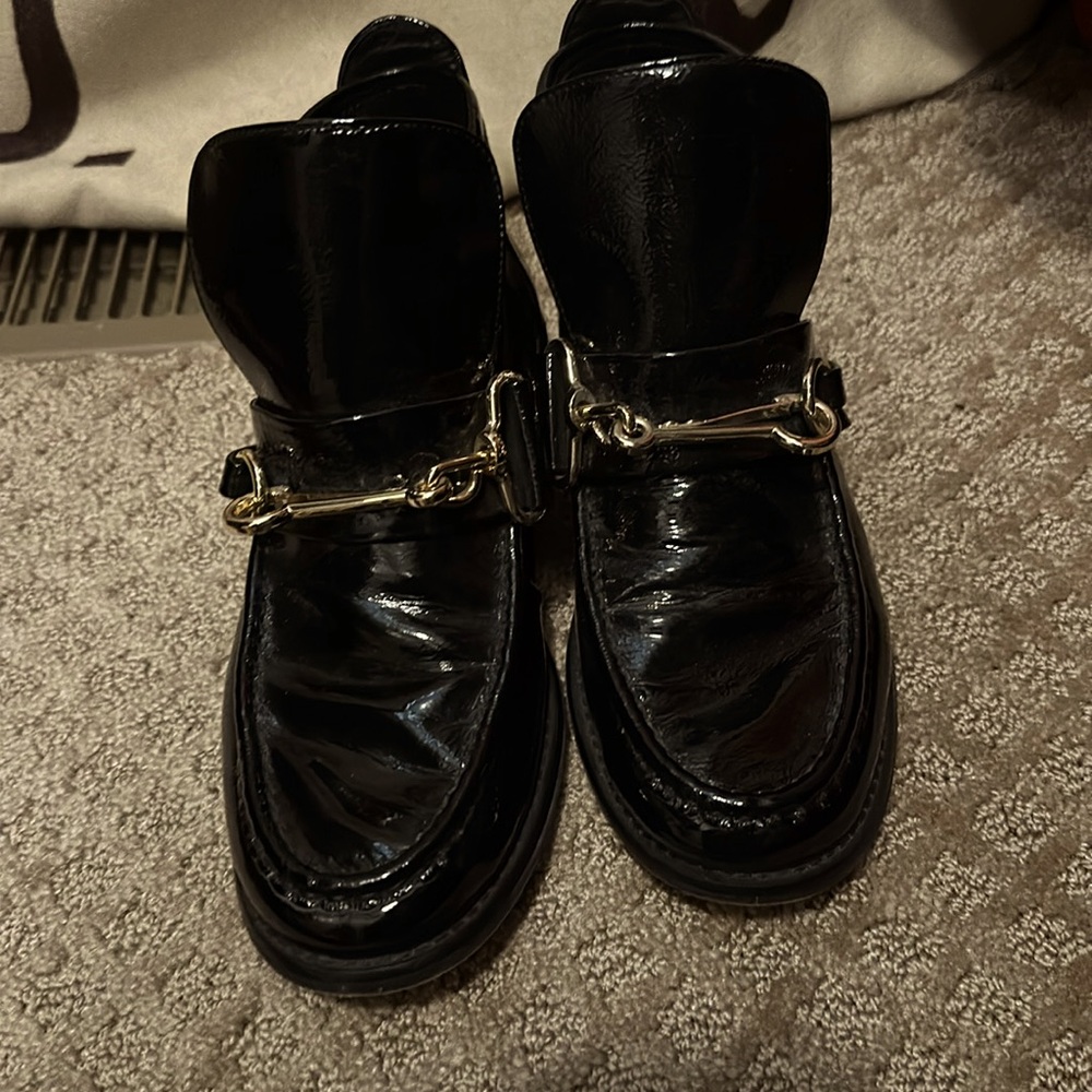 Free People Silent D patent ankle boots!!